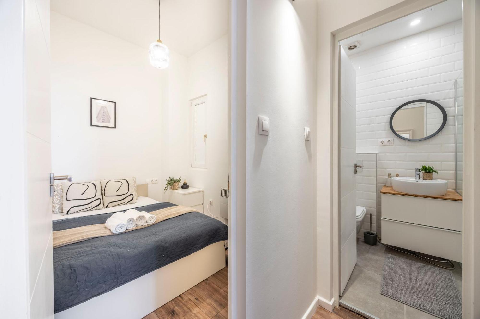 Charming & Cozy Central 1Bedrm Suites Budapest Esterno foto